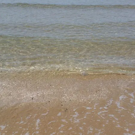 Deluxe Fronte Mare Apartment Foce Varano
