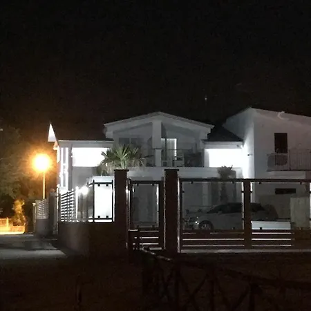 Deluxe Fronte Mare Appartement Foce Varano